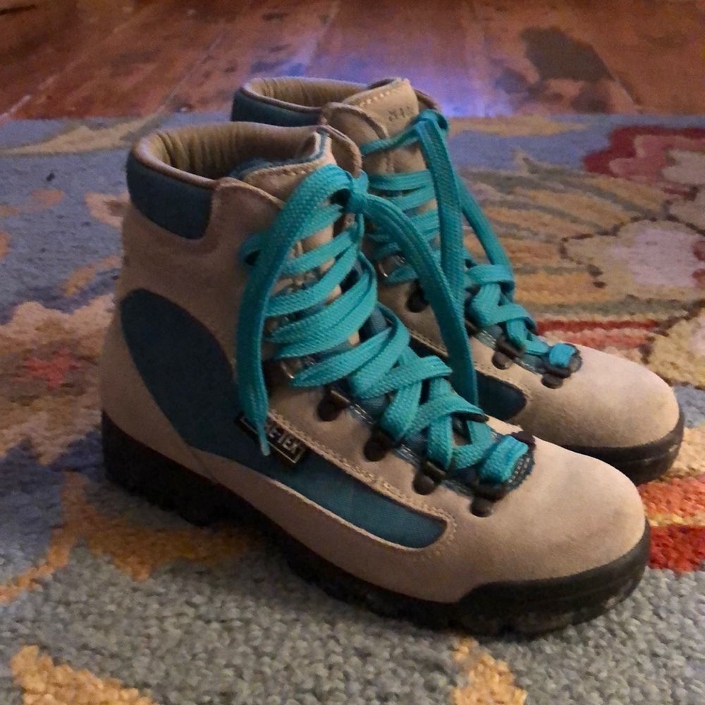 NEW Cabela’s Gore Tex/Vibram 🥾 Hiking Boots 🥾